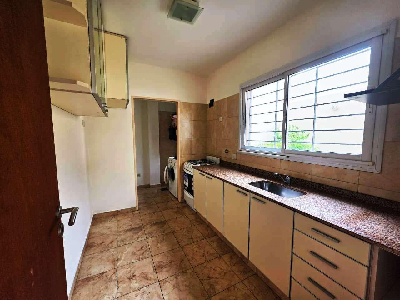 Foto de Hermoso 2 ambientes cfte con patio y parrilla - 76,60 m2, imagen 1