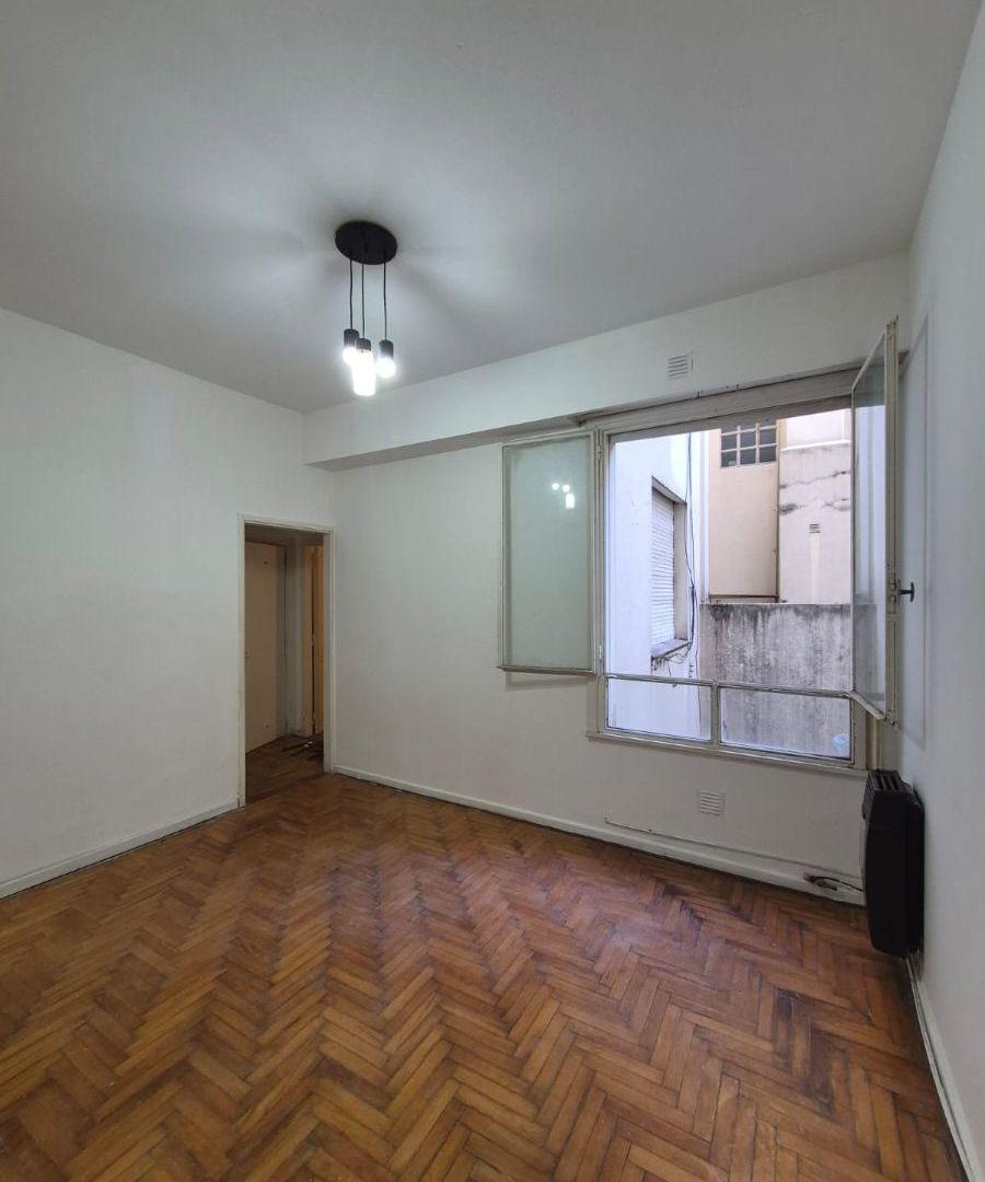 Departamento de 2 ambientes en Almagro. Excelente ubicación.