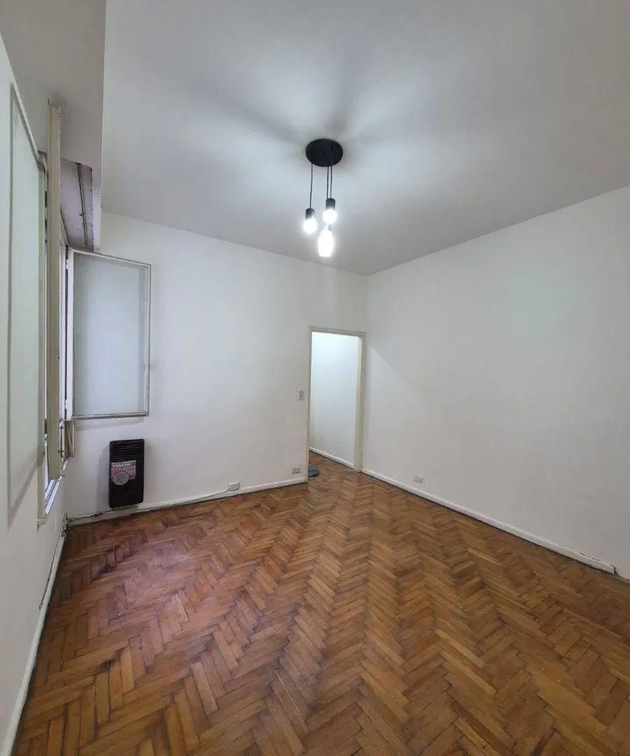 Departamento de 2 ambientes en Almagro. Excelente ubicación. 5