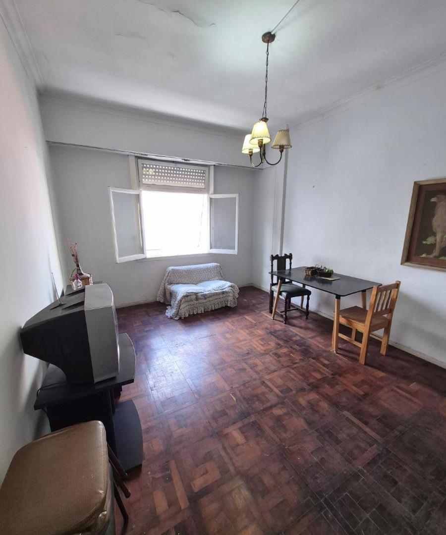 Foto de Departamento de 3 ambientes al Frente con Balcón - Zona Once, imagen 1