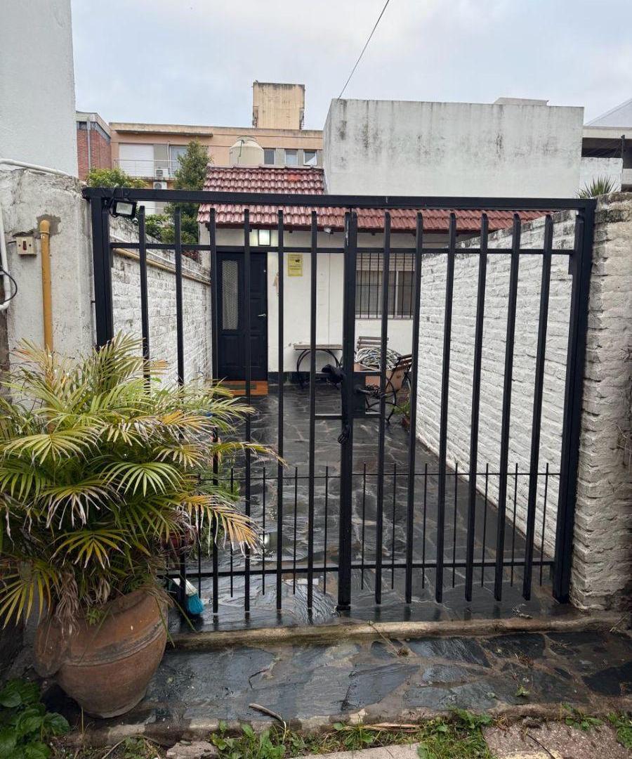San Isidro- Muy buen ph al fondo a 3 cuadras de Av Centenario