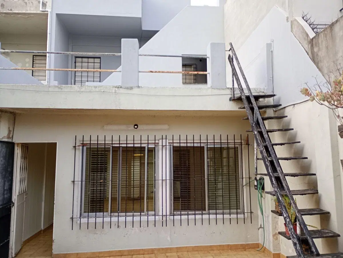 Olivos- Cca Avenida Uzal- Duplex de 3 ambientes en 2 plantas con patio 8