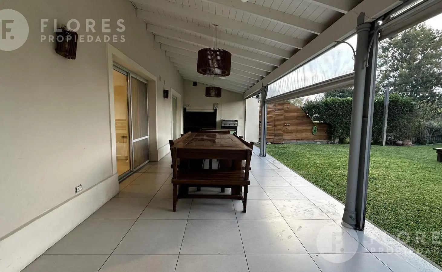 Casa en alquiler anual, amoblada,  6 ambientes, 3 dormitorios, 3 baños, Farm Club de Pilar CC, Pilar 8
