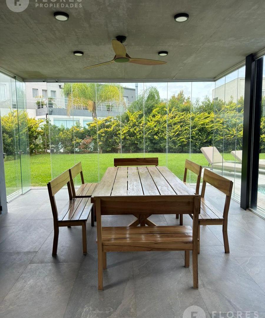 Casa en Alquiler Anual AMOBLADA, 6 ambientes, 4 dormitorios, 4 baños en Ayres Plaza, Pilar