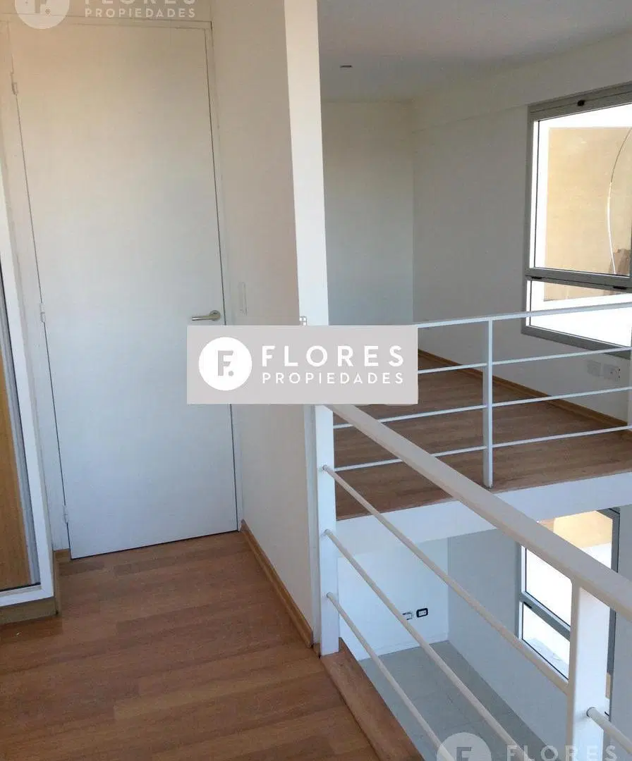 Departamento en Venta, 3 ambientes, 2 baños, 2 plantas, Pilar 4