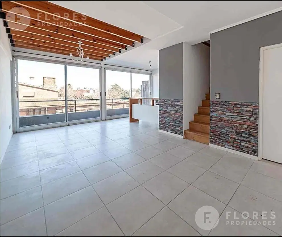 Departamento en Venta, 3 ambientes, 2 baños, 2 plantas, Pilar 1