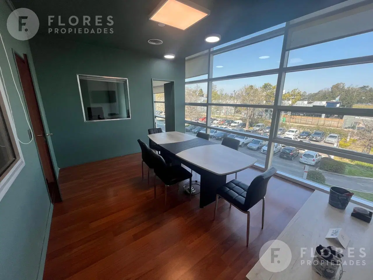 Flores Prop., Edificio Bureau, Oficina en Alquiler - Pilar 3