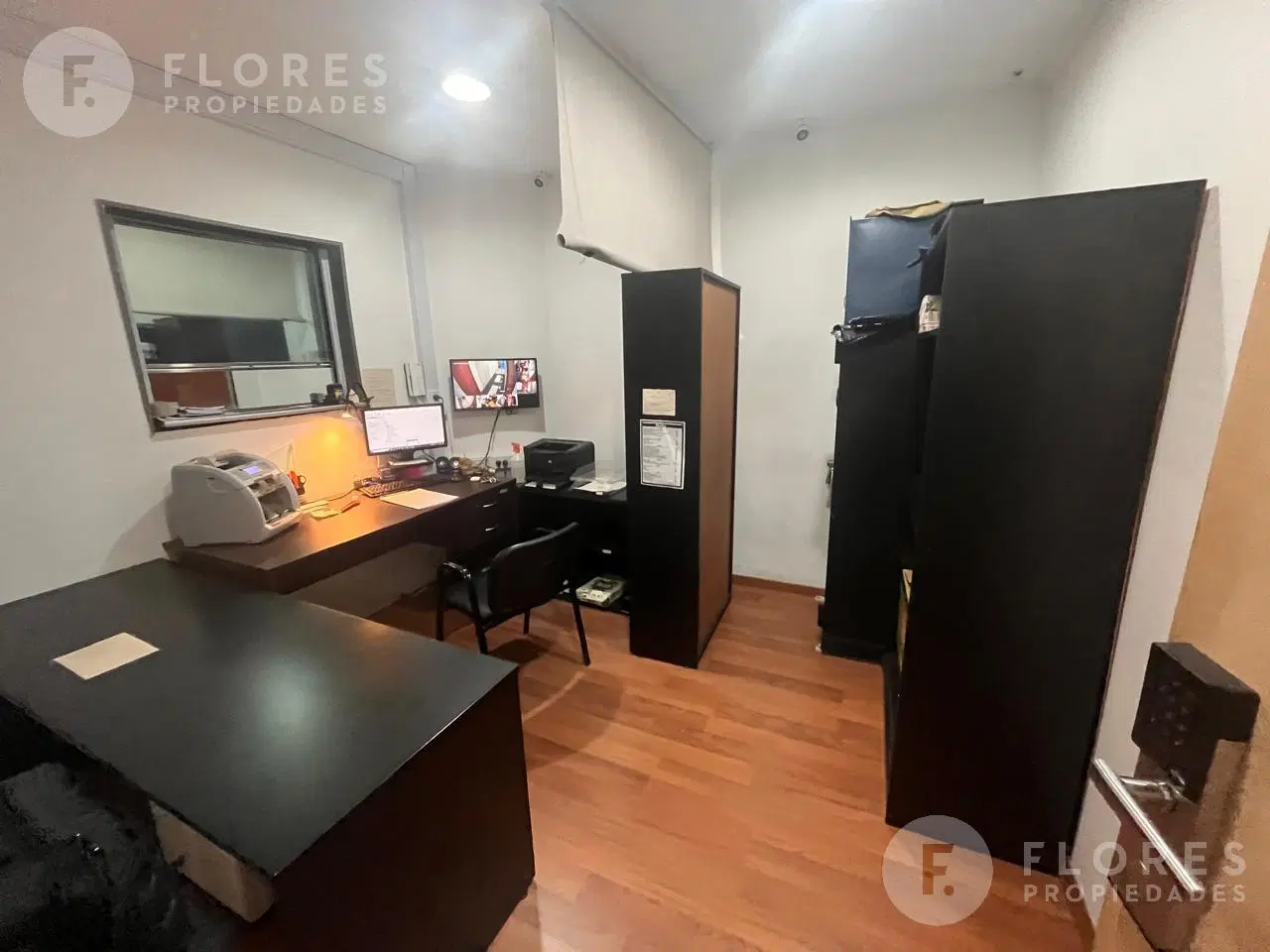 Flores Prop., Edificio Bureau, Oficina en Alquiler - Pilar 4