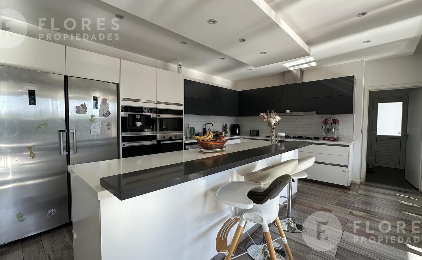 Foto de Casa en venta CON RENTA 6 ambientes, 4 dormitorios, 3 banos, Ayres, imagen 3