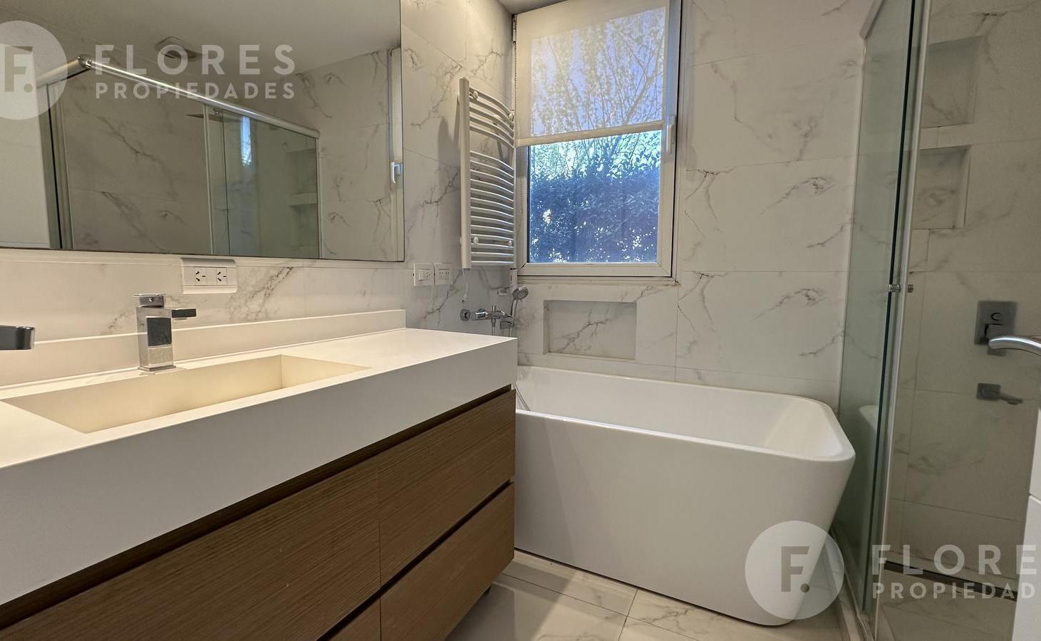 Foto de Casa en Venta de 7 ambientes, 4 dormitorios, en La Lomada de PIlar, imagen 4