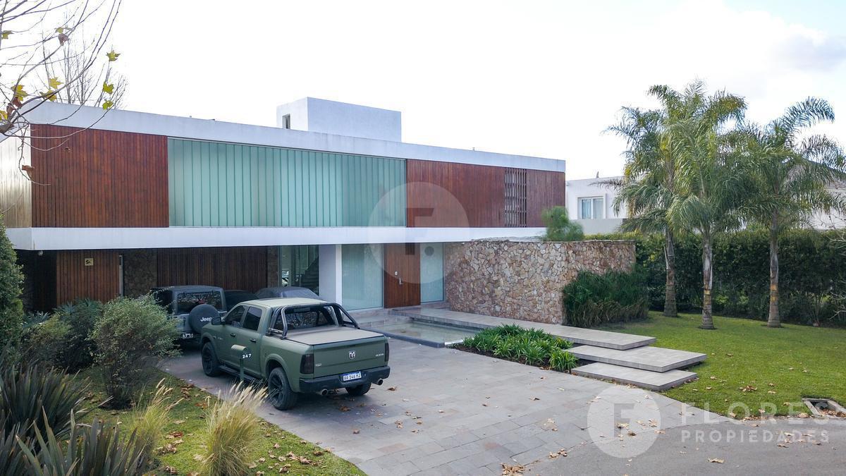 Foto de Casa en VENTA. 6 ambientes, 4 dormitorios en suite en La Lomada de, imagen 4