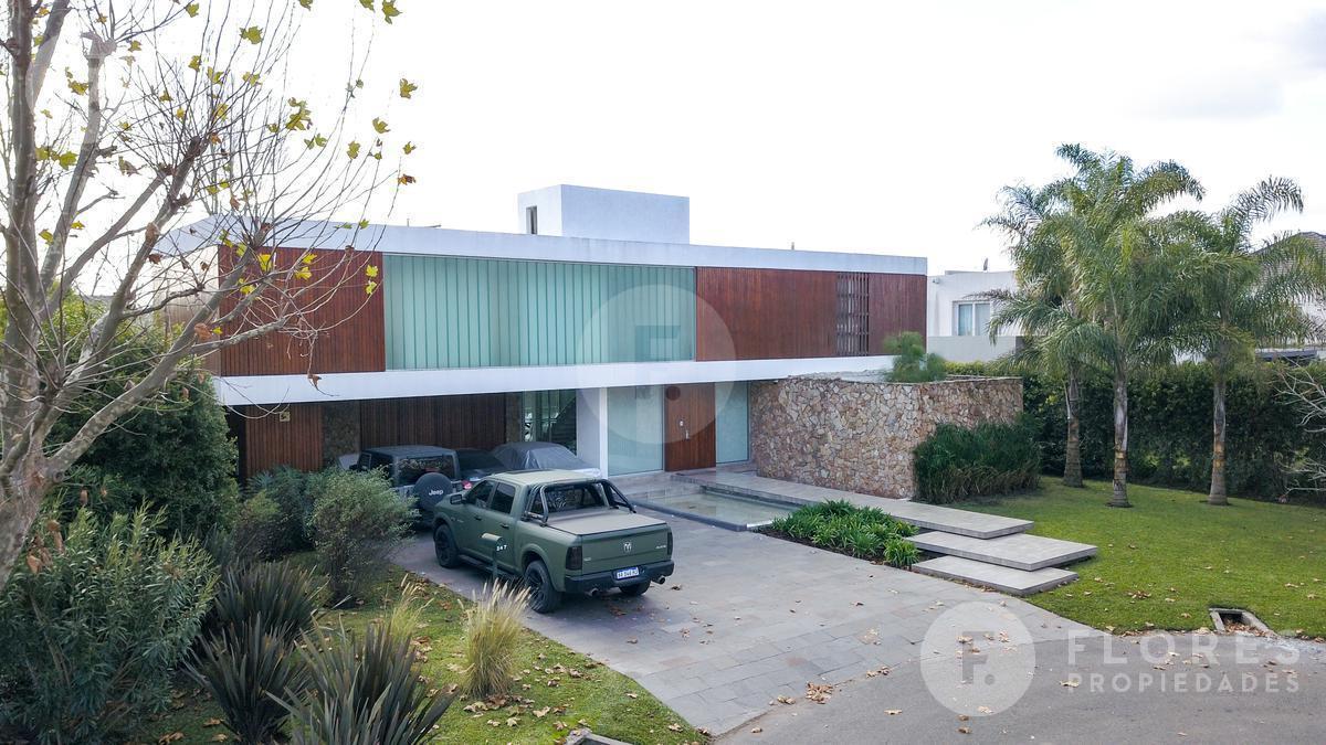 Foto de Casa en VENTA. 6 ambientes, 4 dormitorios en suite en La Lomada de, imagen 1