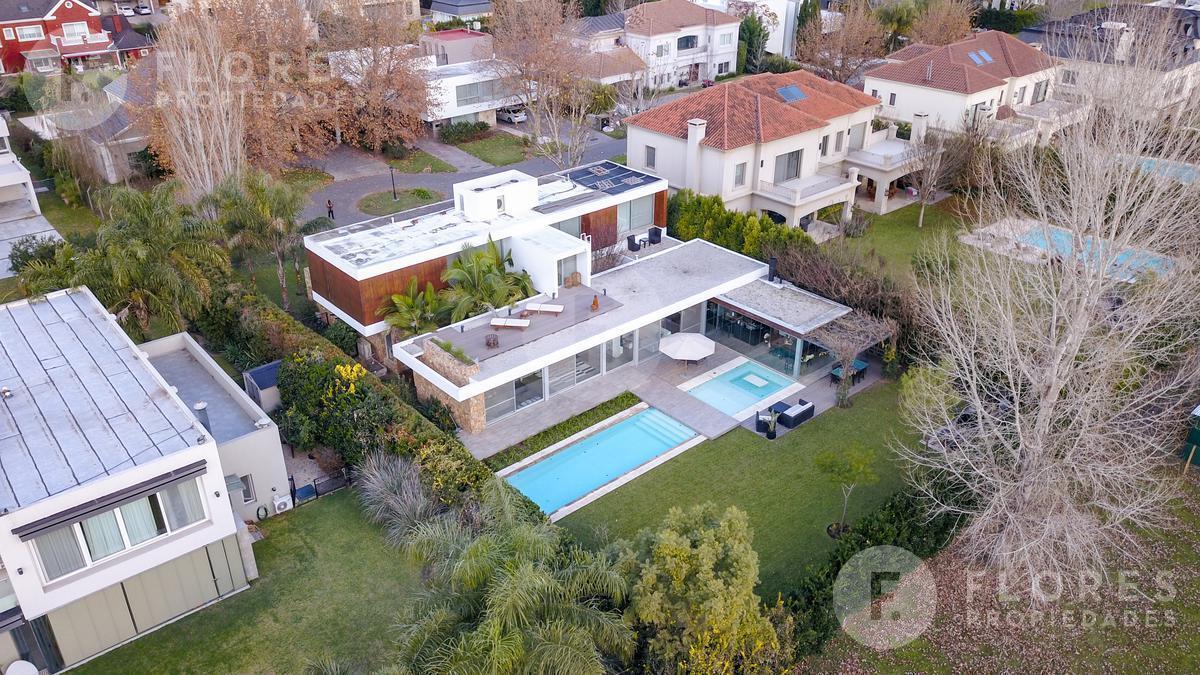 Foto de Casa en VENTA. 6 ambientes, 4 dormitorios en suite en La Lomada de, imagen 3