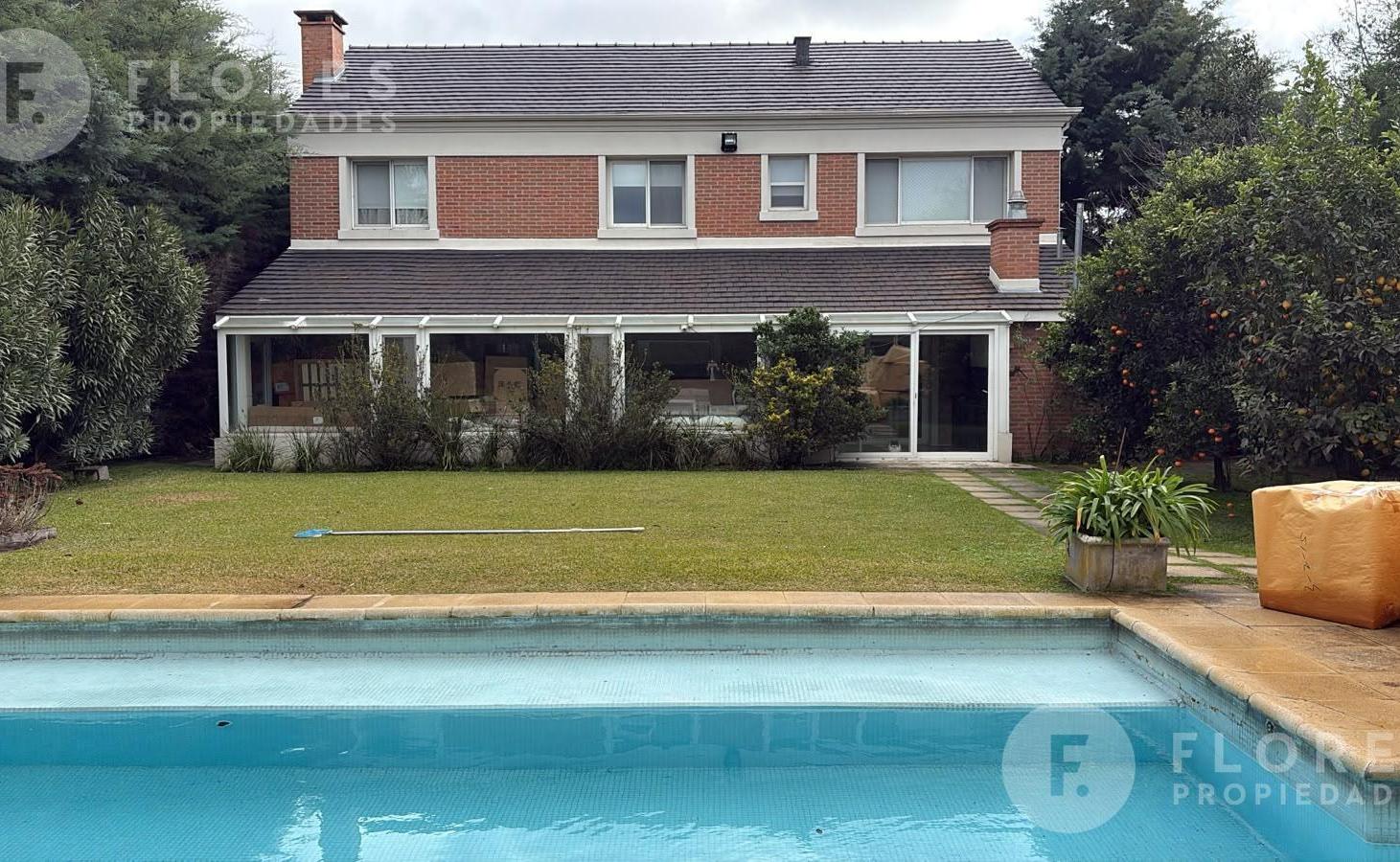 Foto de Casa en venta de 6 ambientes, 4 dormitorios, 3 banos, La Lomada de, imagen 1