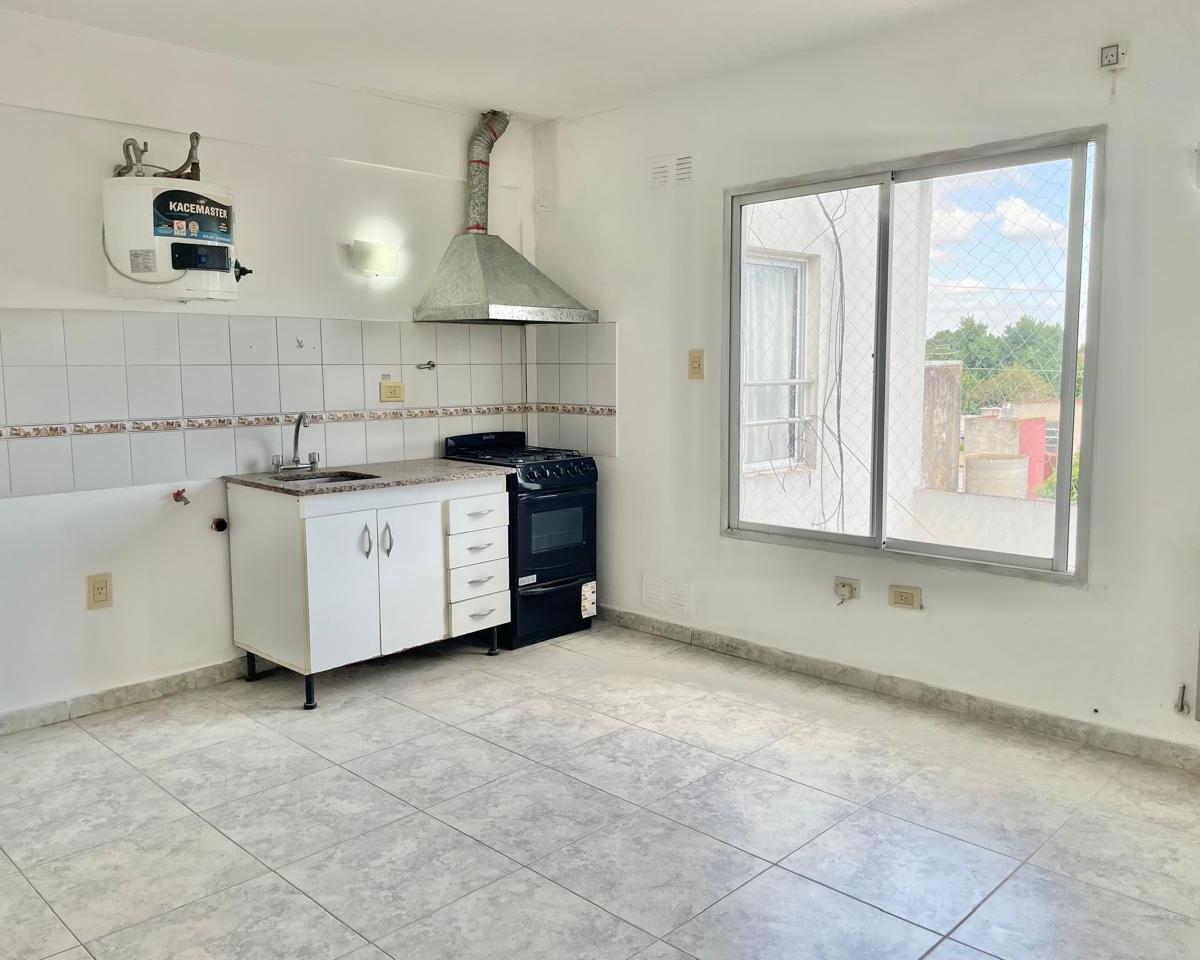 Departamento Monoambiente con Cochera, en Venta. Haedo Sur. 3
