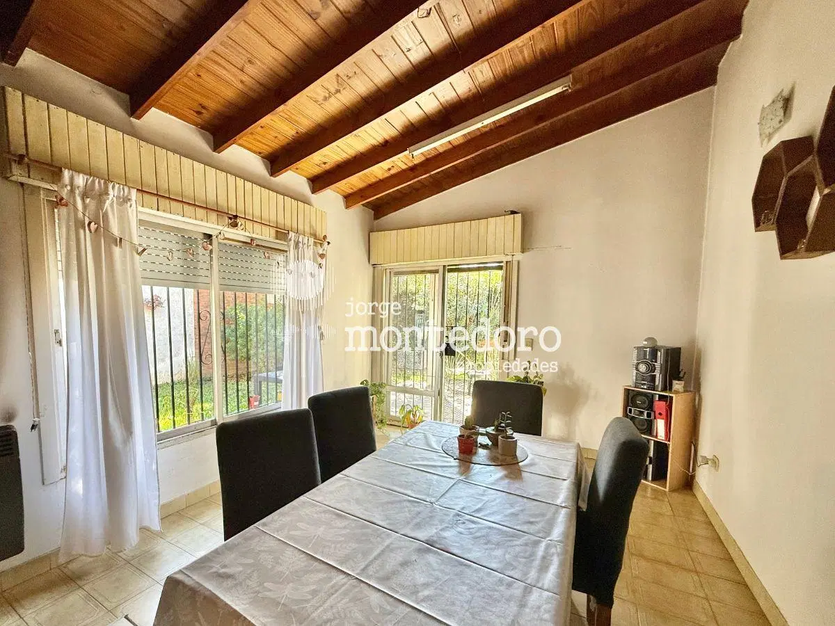Chalet 4 ambientes en venta, Haedo sur. 2