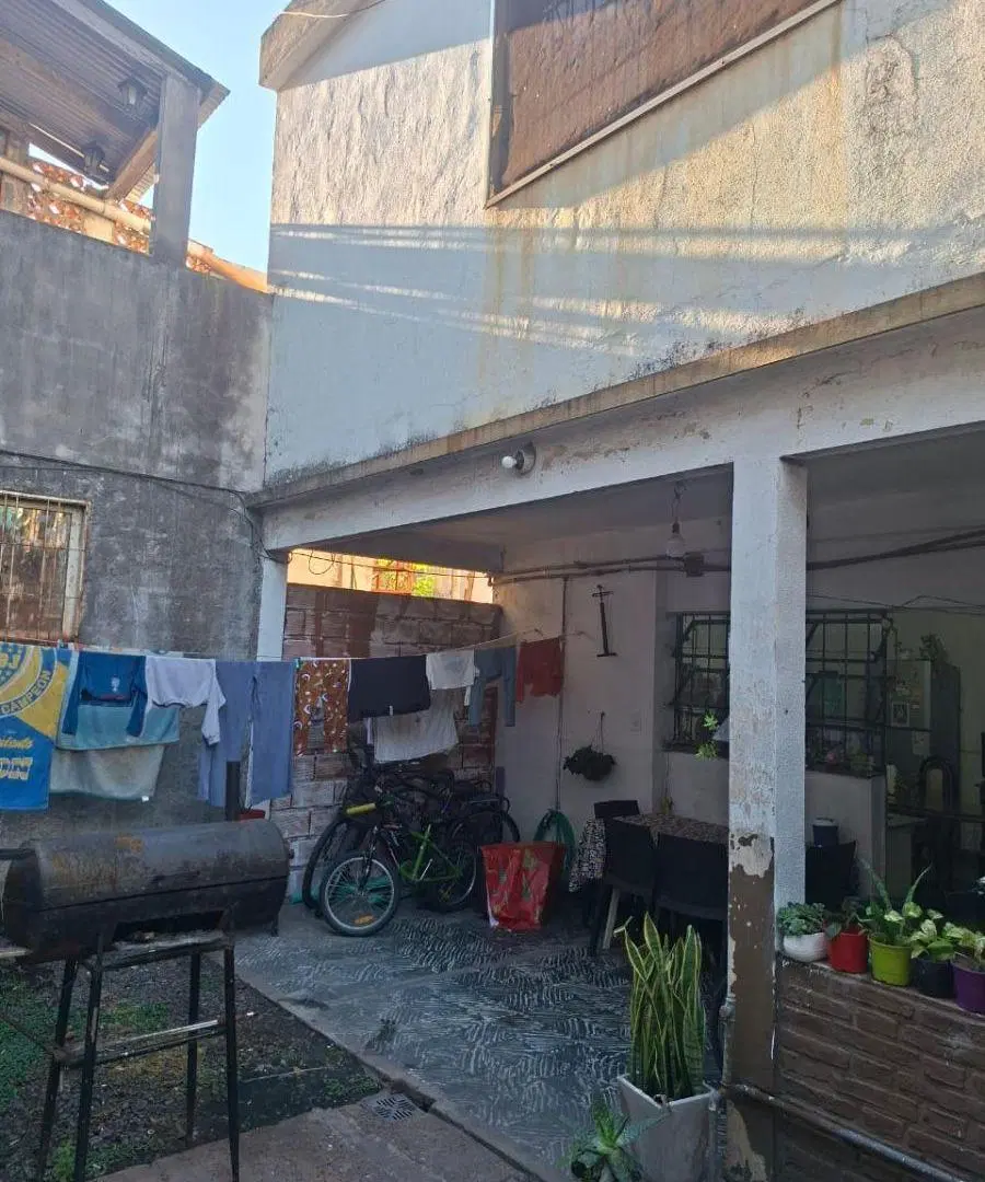 PH 3 ambientes con amplio patio. Al frente, independiente. En venta. Villa Luzuriaga 4