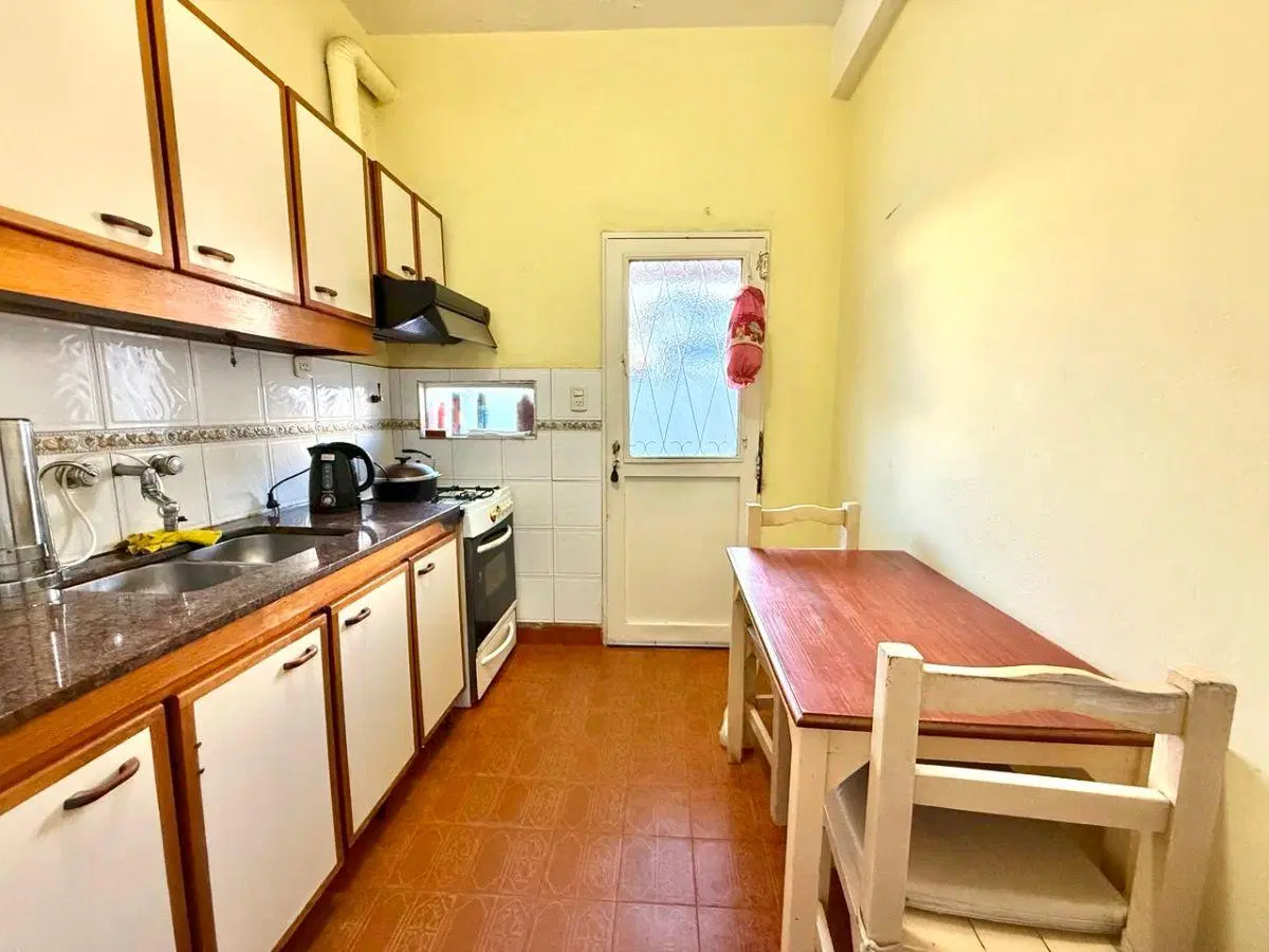 Casa PH 4 ambientes, Haedo sur. En venta. Con patio y terraza.- 1