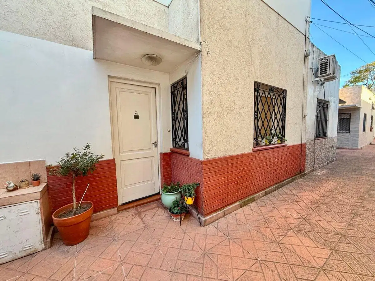 Casa PH 4 ambientes, Haedo sur. En venta. Con patio y terraza.- 4