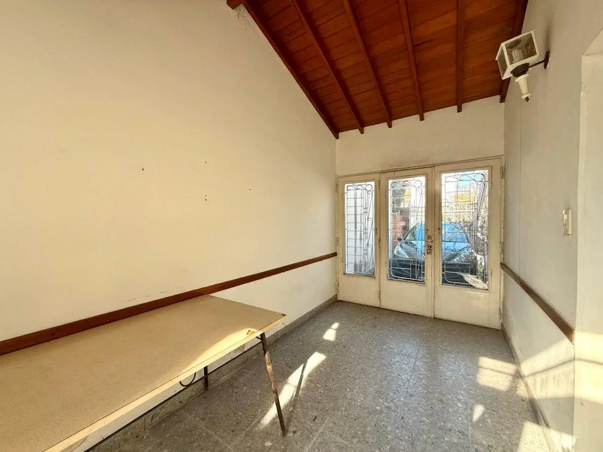 Chalet 5 ambientes, en venta, Haedo Norte Barrio Güemes. 3