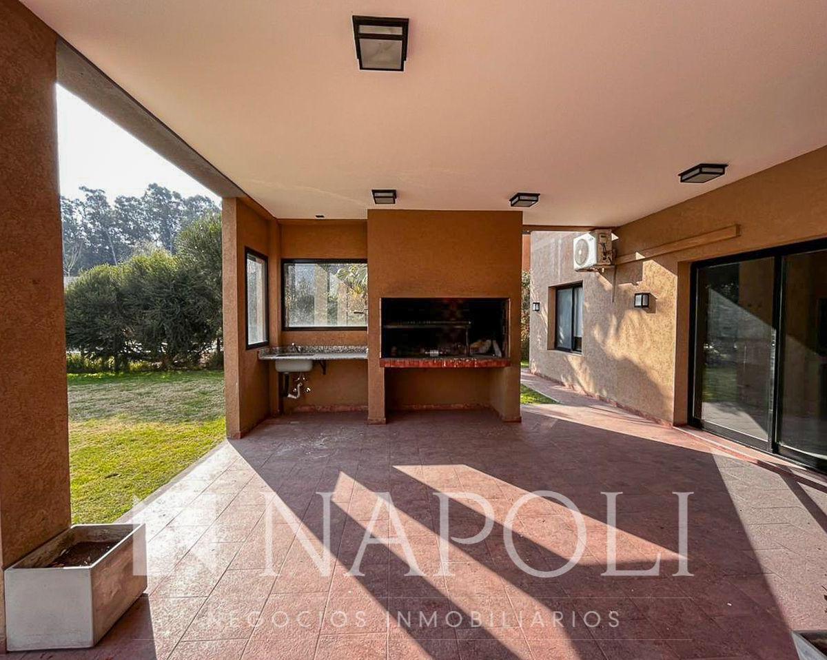 Venta de Casa 5 AMBIENTES en Don Joaquín , Canning.