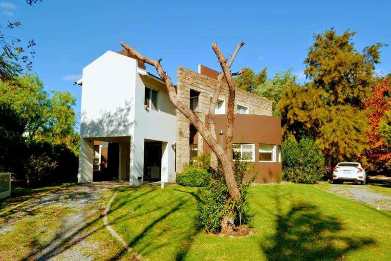 Venta de Casa 5 AMBIENTES en El Lauquen