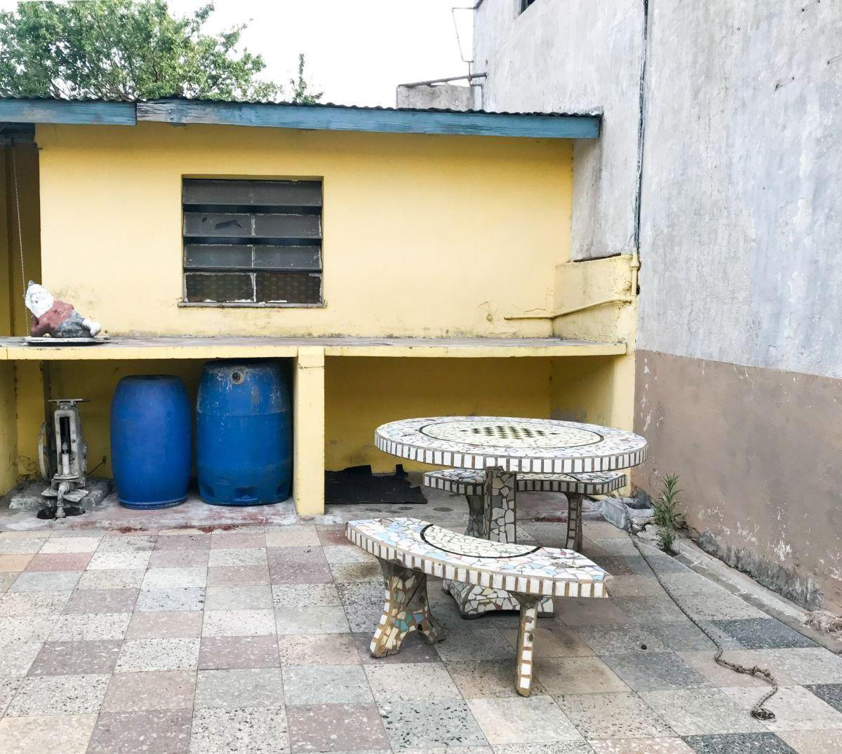 Venta de Casa y Local en Luis Guillón