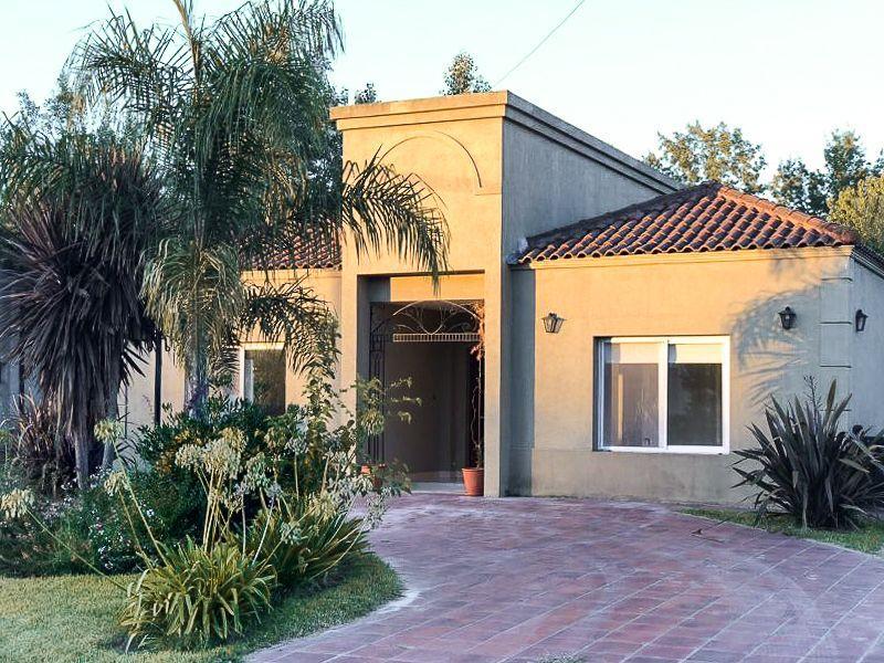 Venta de Casa 3 AMBIENTES en Club de Campo Las Perdices