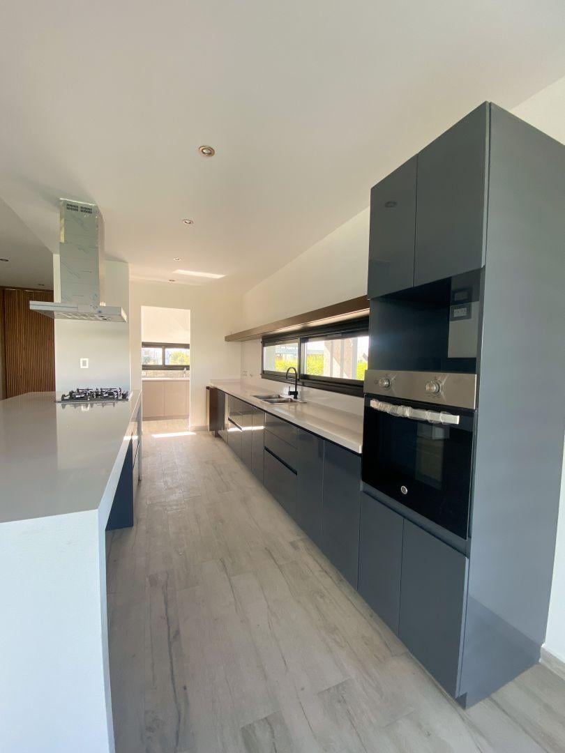 Foto de Venta de Casa 4 AMBIENTES en Santo Domingo, Canning, imagen 4