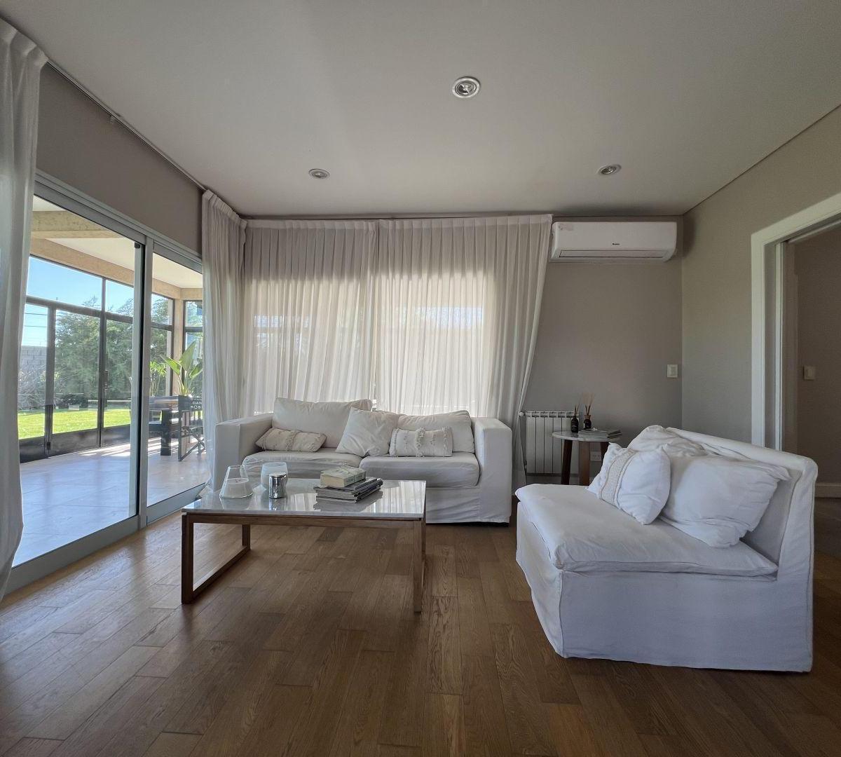 Foto de CASA EN VENTA 5 AMBIENTES EN LAGOS DE CANNING, imagen 4
