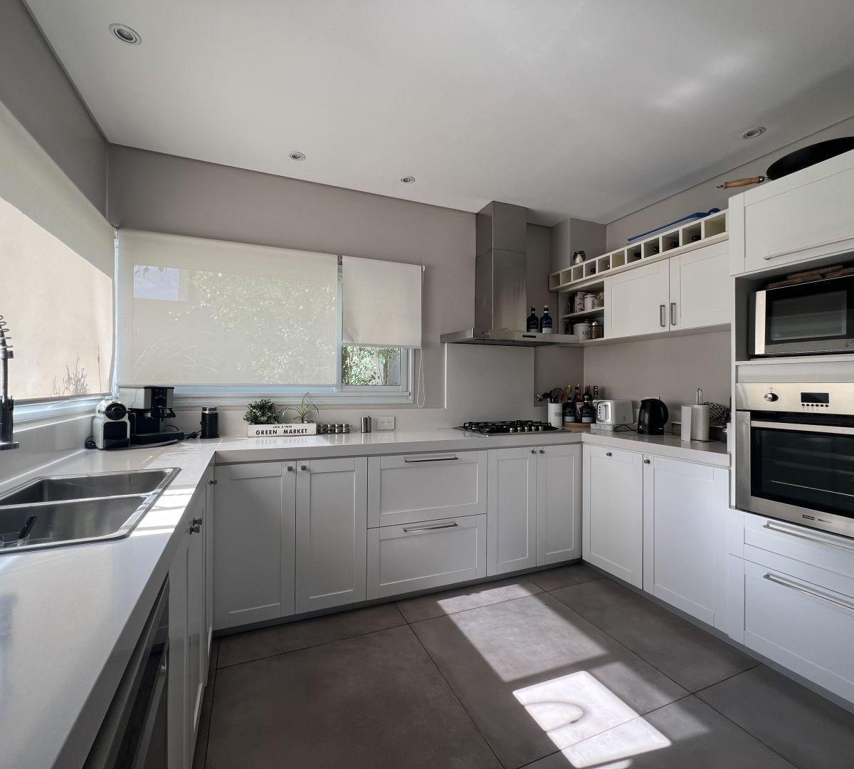 Foto de CASA EN VENTA 5 AMBIENTES EN LAGOS DE CANNING, imagen 2