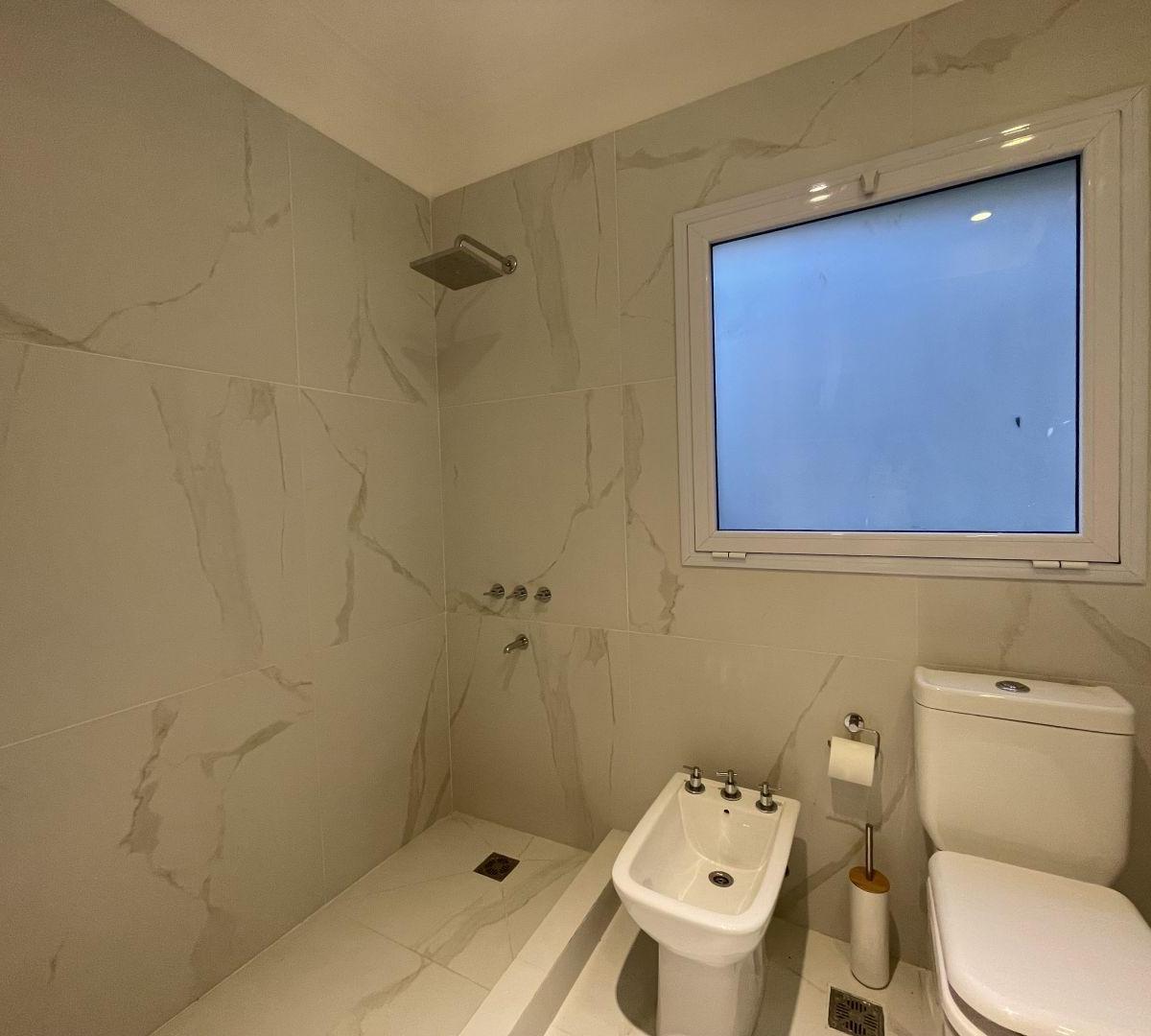 Foto de Venta de Casa 5 AMBIENTES en Monte Grande., imagen 2
