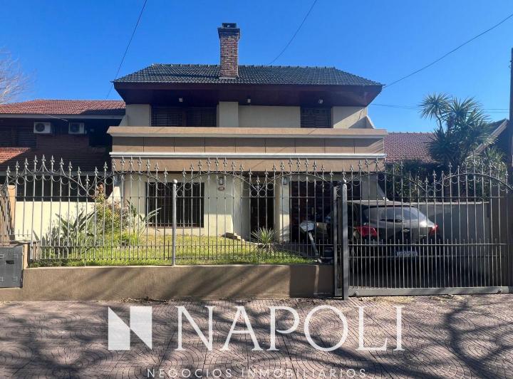 CASA EN VENTA 5 AMBIENTES EN MONTE GRANDE