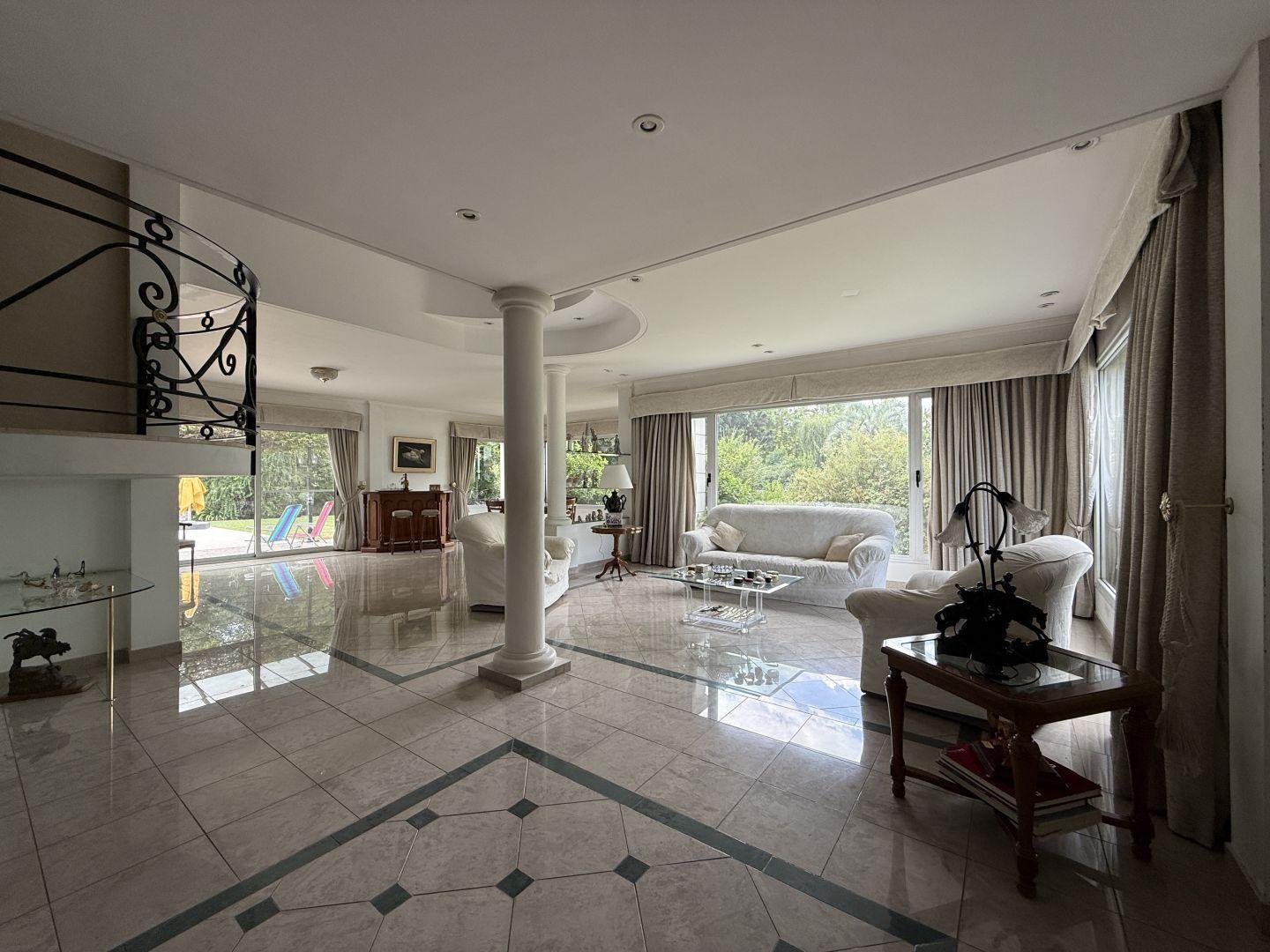 Foto de Venta de Casa en El Ombú, imagen 2