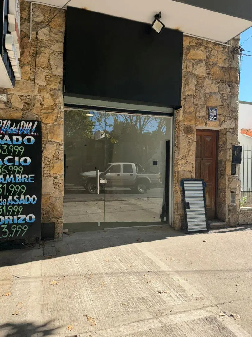 Alquiler de Local en Tristán Suárez, Ezeiza 2