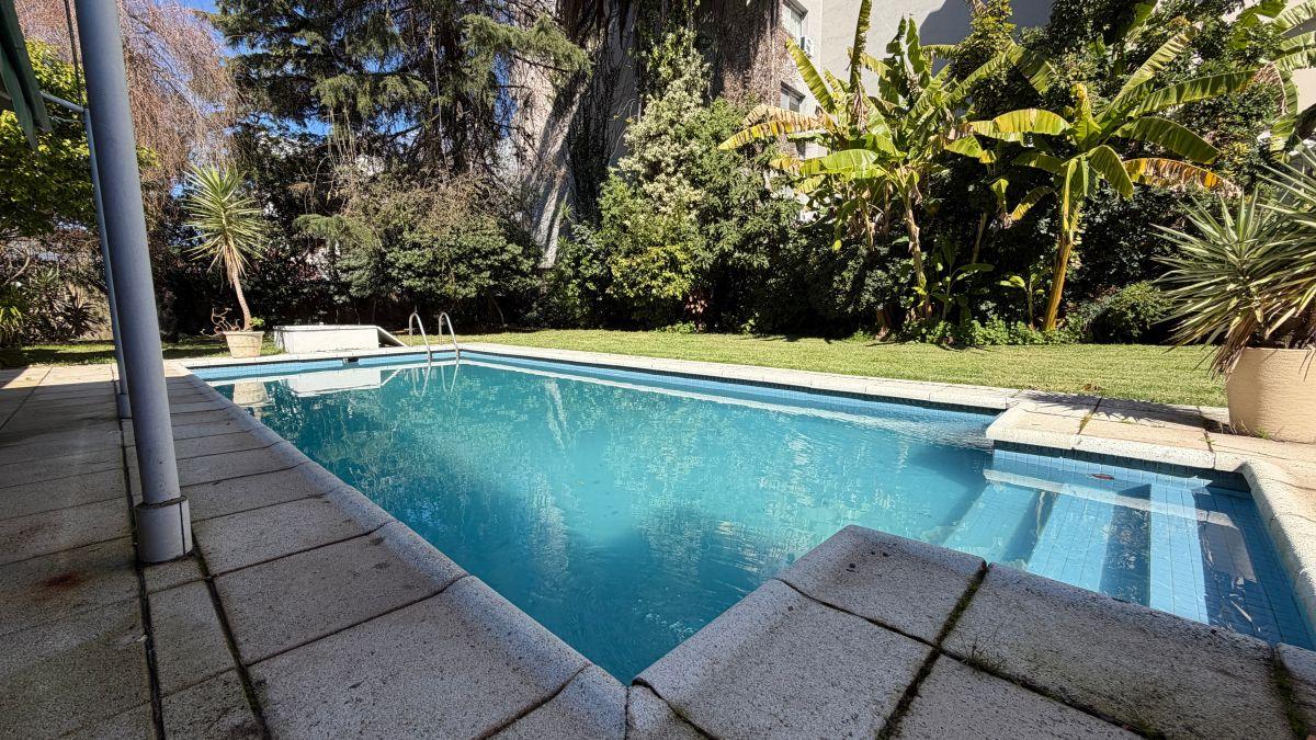 Foto de CASA 7 AMBIENTES, JARDIN CON PILETA, COCHERA CUBIERTA, QUINCHO, imagen 3