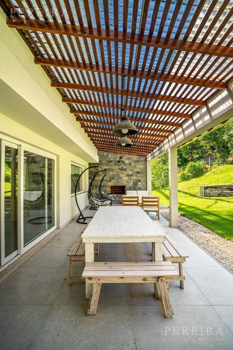 Venta Casa en Cariló, Pinamar Excelente Renta Anual, y Para Disfrutar en Familia 2