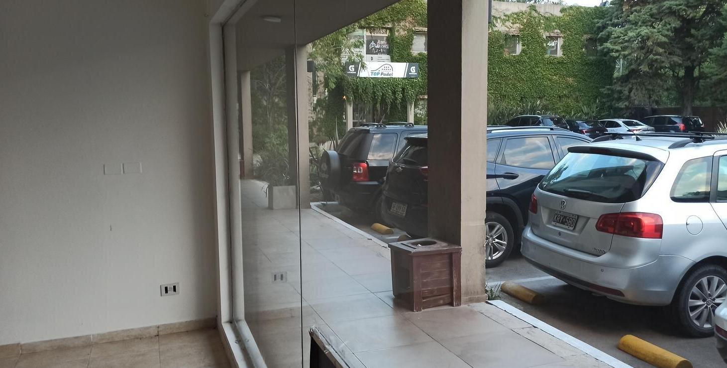 Venta Local Escobar Garin Centro comercial Tortuguitas Point