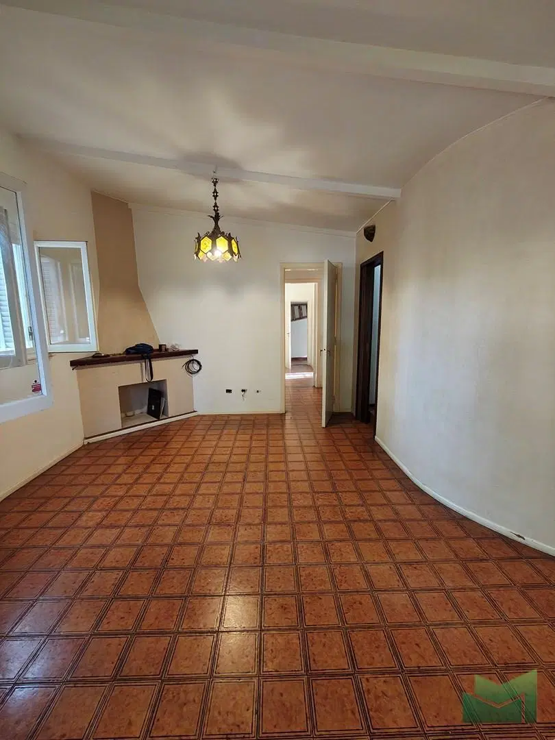 Casa en Esquina para Reciclar · 4 Dorm. · 2 Plantas · Garaje · Beccar · U$S 254.000 5