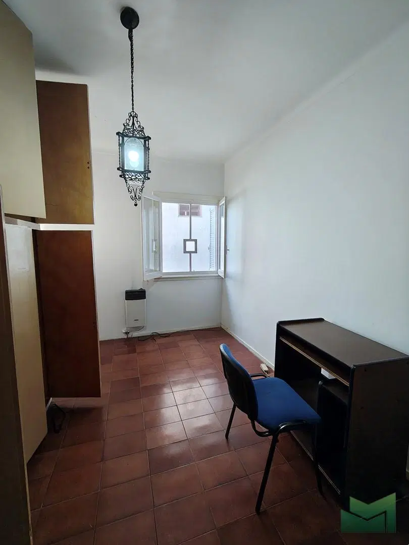 Casa en Esquina para Reciclar · 4 Dorm. · 2 Plantas · Garaje · Beccar · U$S 254.000 8