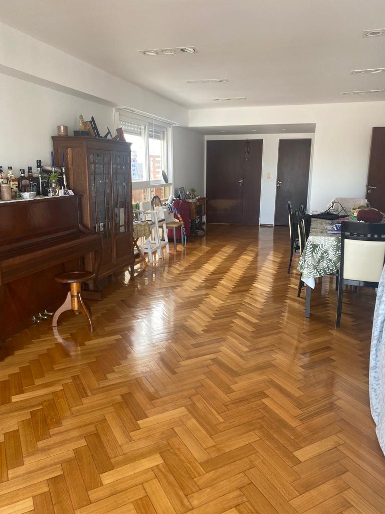 Foto de Excelente semipiso de 4 ambientes y dependencia cochera doble y baulera, imagen 1