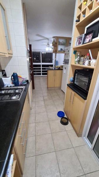 Foto de Excelente semipiso de 4 ambientes y dependencia cochera doble y baulera, imagen 3
