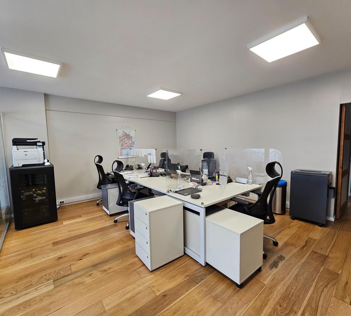 Foto de Venta Oficina con Renta en Edificio Corporativo, imagen 3