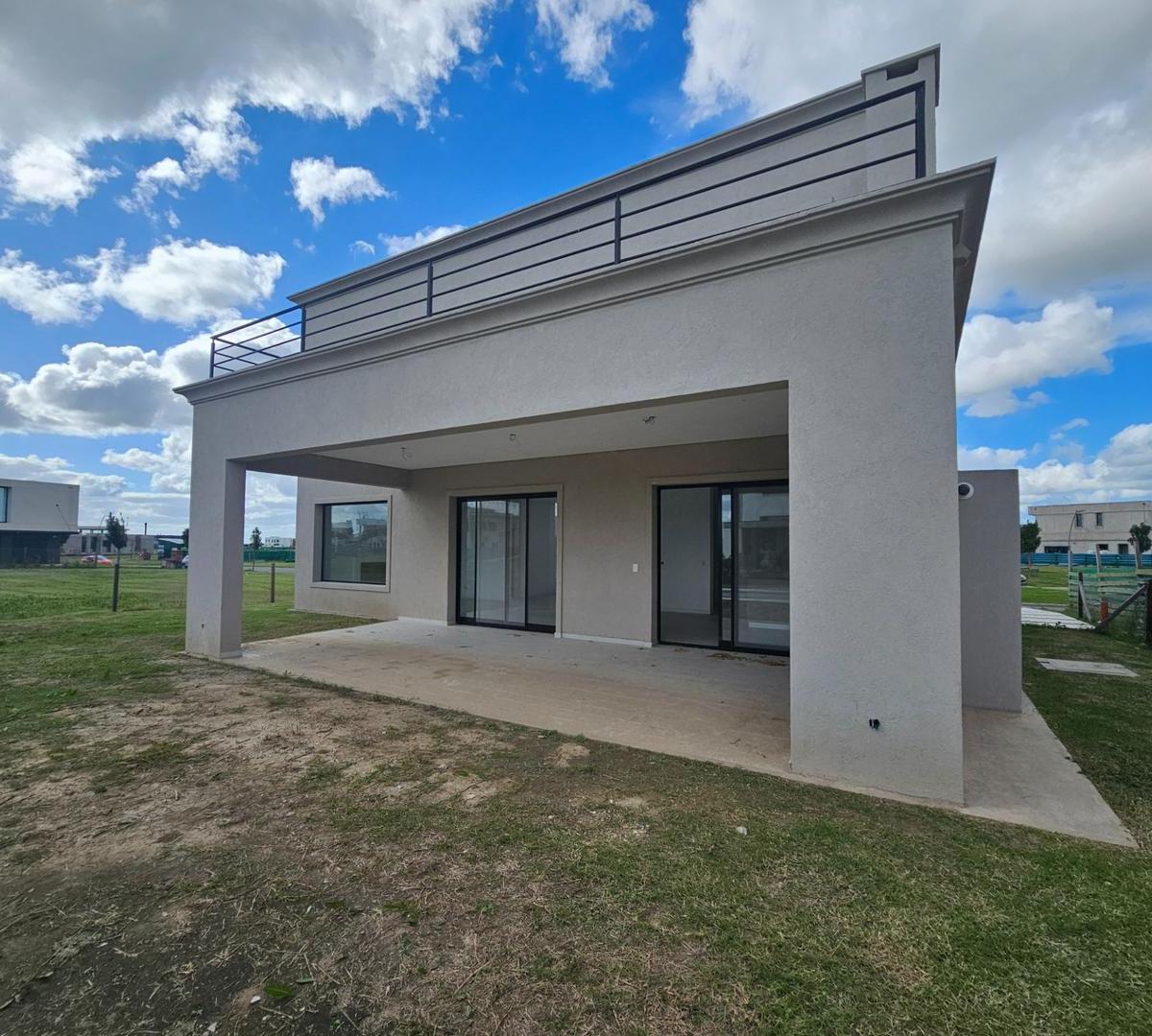 Venta Lindisima Casa a Estrenar. Barrio Riberas Puerto 1