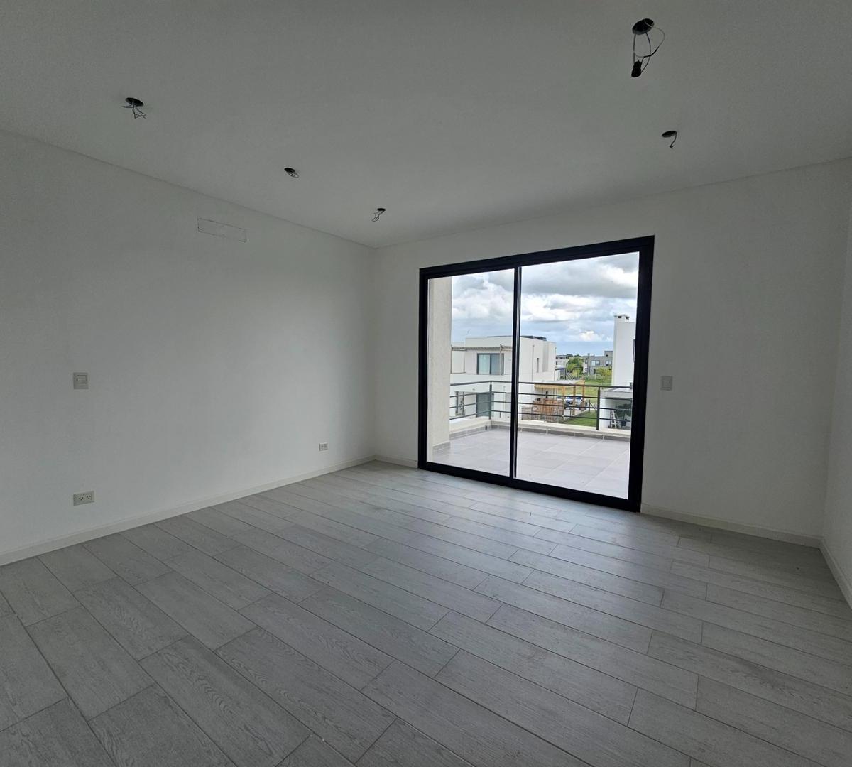 Venta Lindisima Casa a Estrenar. Barrio Riberas Puerto 5