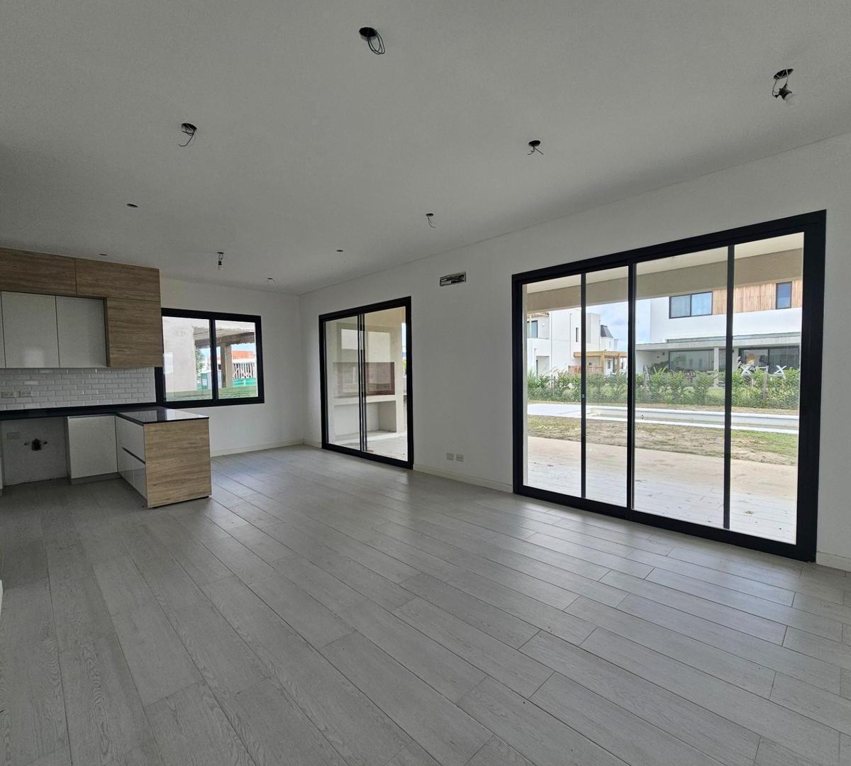 Venta Lindisima Casa a Estrenar. Barrio Riberas Puerto 3