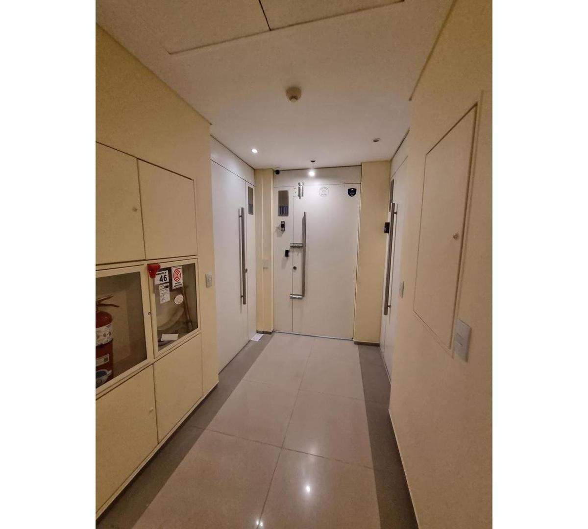 Foto de Venta Con RENTA - Excelente Oficina Corporativa, imagen 2