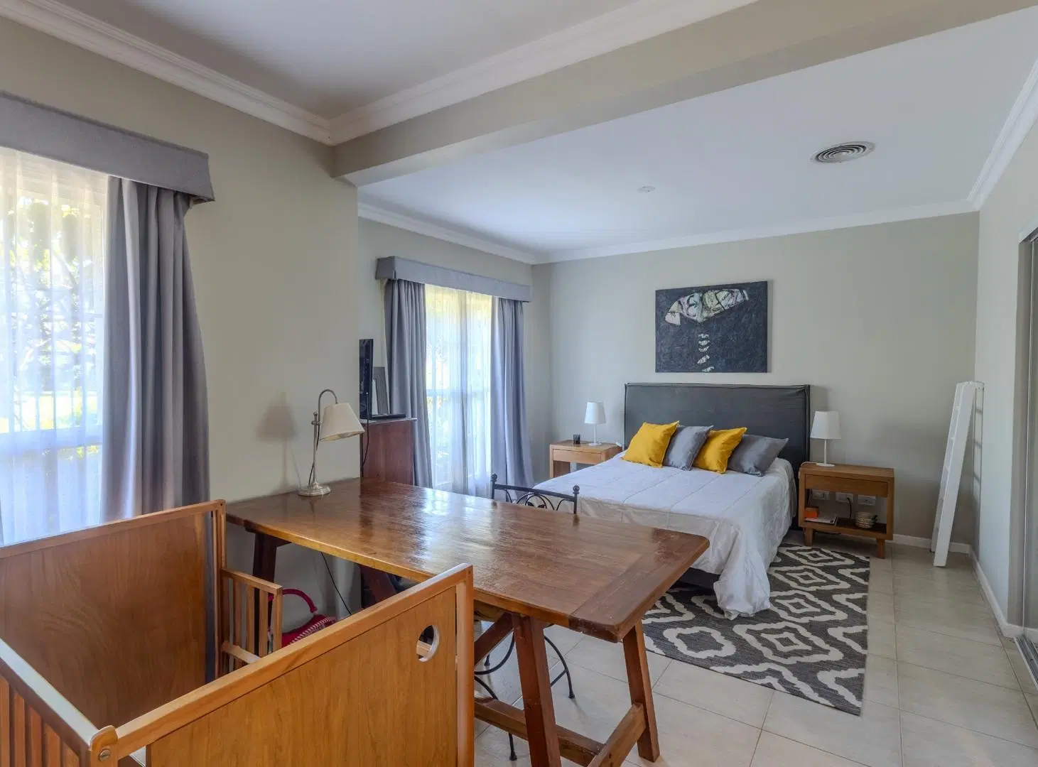 Impecable casa Pulte al lago en Los Castores 3