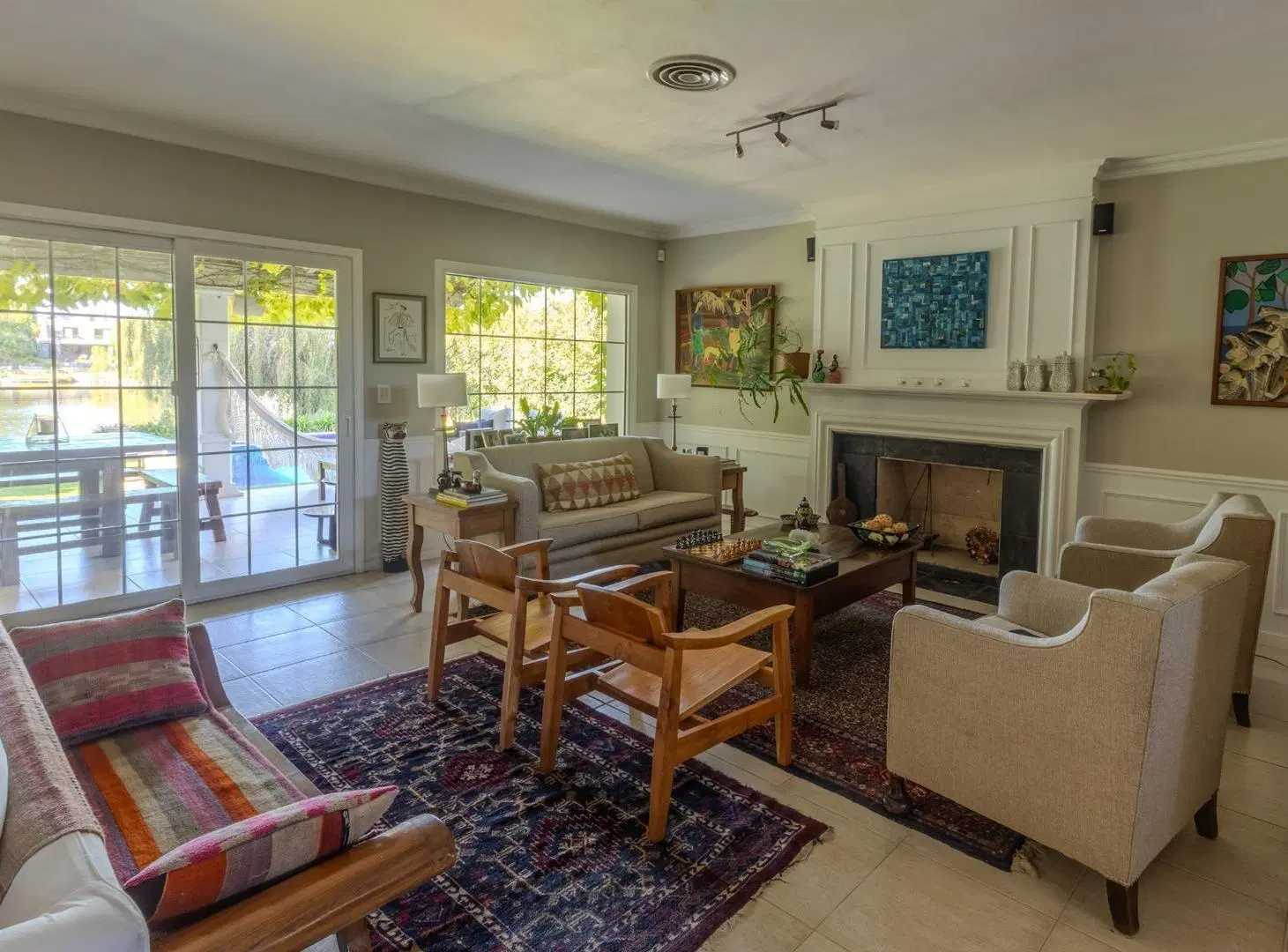 Impecable casa Pulte al lago en Los Castores 4
