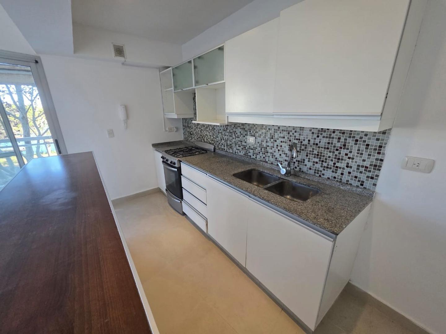 Foto de Venta Departamento Dos Ambientes con Cochera. Santa Barbara, imagen 2